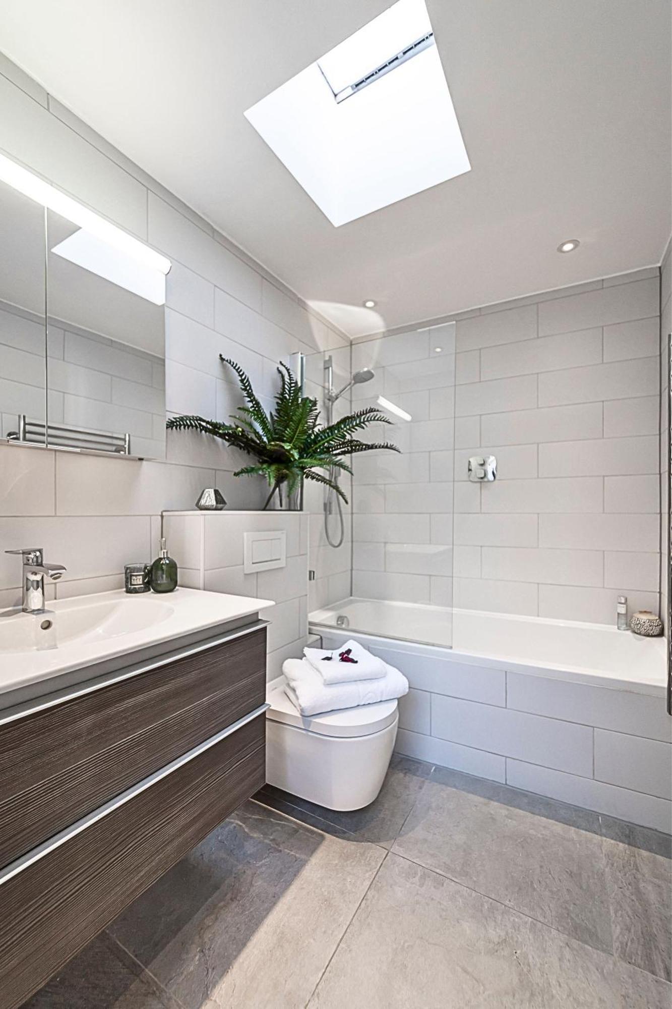 Kensington Oasis 2br Private House - Near Harrods, Kensington Palace, And Other Attractions * London